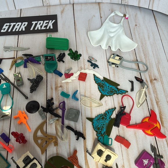 STAR TREK Lot 100+ Action Figures/Accessories Vintage Stands Aliens Q + more!!!! - Picture 9 of 16